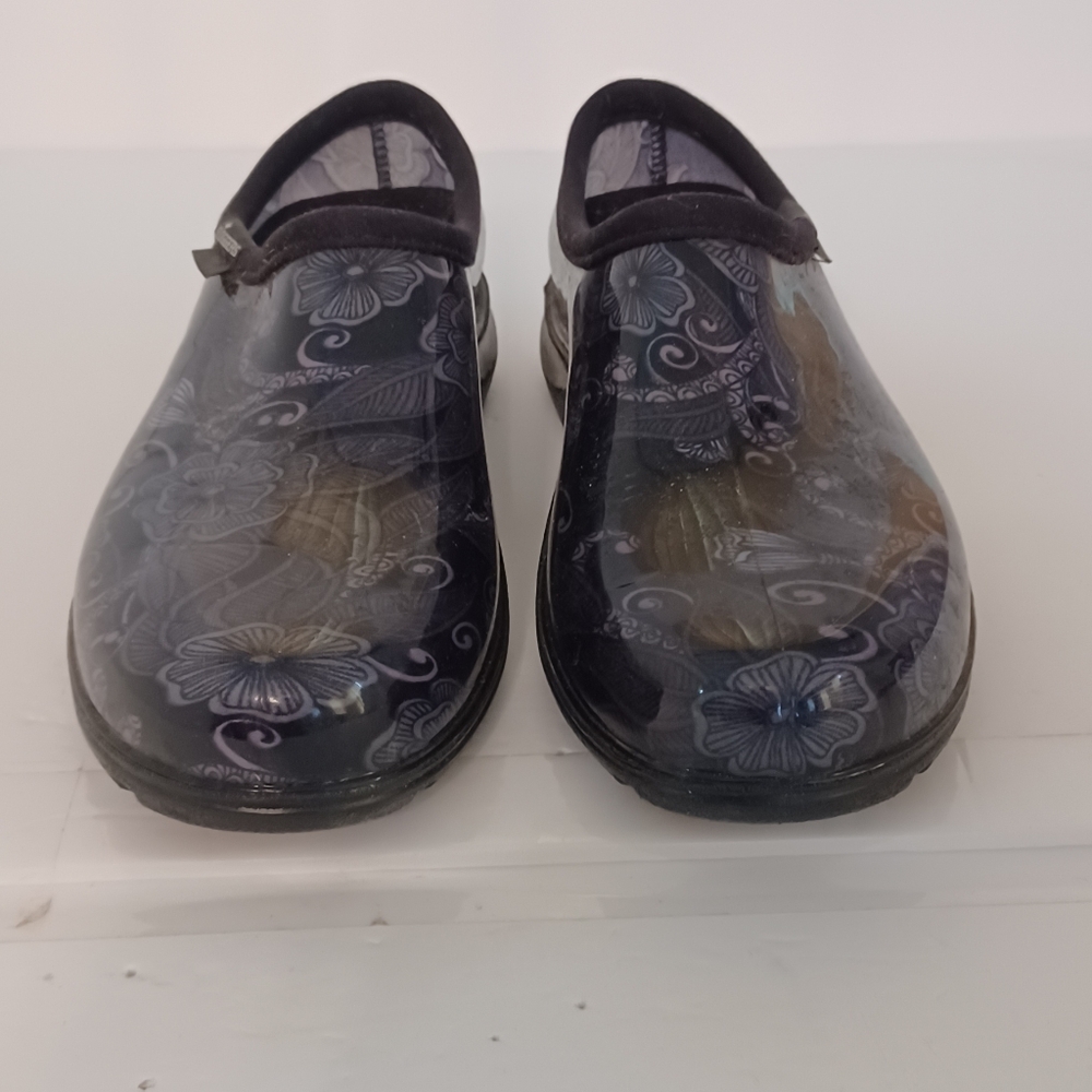 NWOT Floral Patterned Slip-On Clogs Size 9
